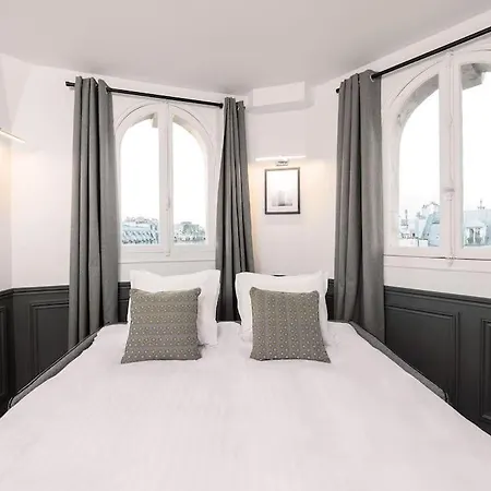 Luxurious Parisian-style In Appartamento