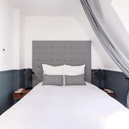 Luxurious Parisian-style In Appartamento