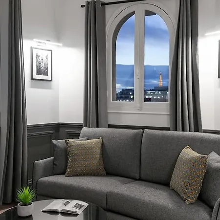 Luxurious Parisian-style In Appartamento
