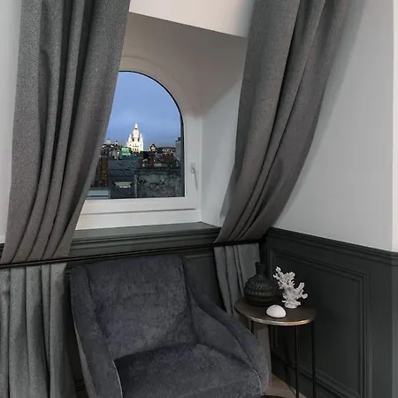 Luxurious Parisian-style In Appartamento *